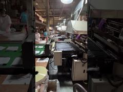 Γραμμή συναρμολόγησης κατασκευής ακριβείας σε λειτουργία