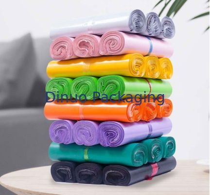 Ανθεκτική στο σχίσιμο αδιάβροχη και αυτοσφραγιζόμενη πλαστική σακούλα αλληλογραφίας για ρούχα